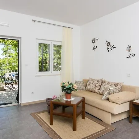 Olive Apartman Mlini