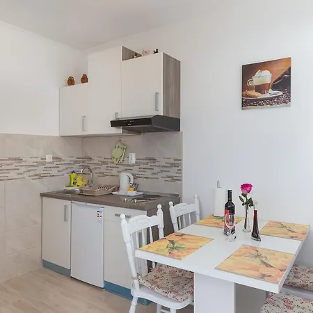 Olive Apartment *